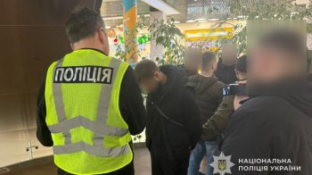 Двоє мешканців Львівщини шантажували чоловіка і вимагали 120 тис. доларів неіснуючого боргу