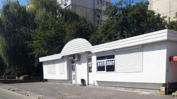 У Львові власники демонтували ще три незаконних МАФи