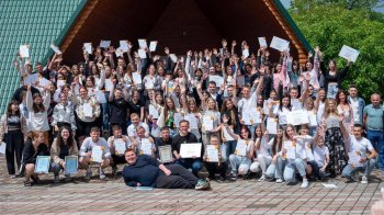 120 юнаків та дівчат із Самбірщини опановували знання з молодіжної політики