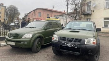 Авто, теплий одяг та харчі: на фронт до захисників зі Львівщини відправили допомогу