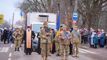 На Львівщині провели в останню путь нацгвардійця, який загинув у бою на Луганщині