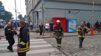 Рятувальник розповів про порятунок мешканців будинку у Львові після ракетного удару