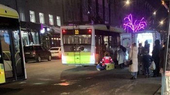 Водійка тролейбуса у Львові уникла ув’язнення за смерть 50-річного пішохода