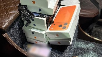У Шегинях водій намагався перевезти у підлокітнику мікроавтобуса Iphone на 700 тис. грн