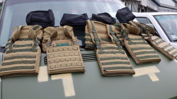 Зі Львова на фронт поїхали ще 19 автівок для українських захисників