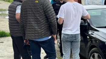 На Львівщині літнє подружжя продавало нарковмісні таблетки