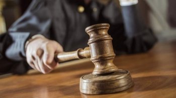 Збагатився на пів мільйона на реконструкції спортивного майданчика: суд вимагає повернути кошти