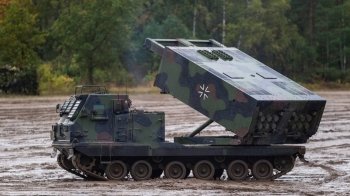 Україна отримала три німецькі гаубиці PzH 2000 та три РСЗВ Mars II