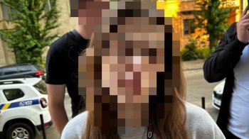 Поліція вилучила у львів’янки 250 психотропних таблеток MDMA