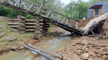 Повінь на Львівщині поруйнувала заповідник «Тустань» : знесені мости, доріжки та фестивальна галявина