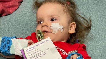 Маленька львів'янка Вікторія Полюга отримала найдорожчий укол у світі