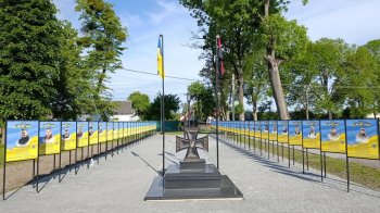 На Львівщині відкрили Алею Героїв: вшанували 54 захисників