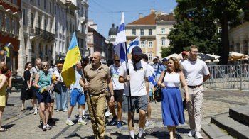 1561 км подолали фіни  для України: зібрали на медобладнання