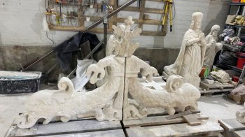 У Львові реставрують 400-річні скульптури з Королівської кам’яниці