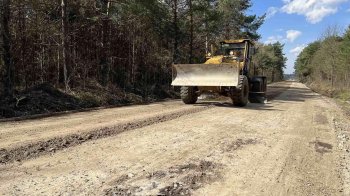 На Яворівщині стартував ремонт доріг: де зараз працює техніка