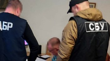 Працівників Тернопільської митниці СБУ підозрює в корупції