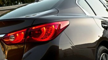 На Львівщині водія Mercedes позбавили прав за червоні фари
