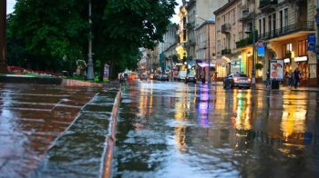 Гроза та буревій у Львові до кінця дня — прогноз 13 липня
