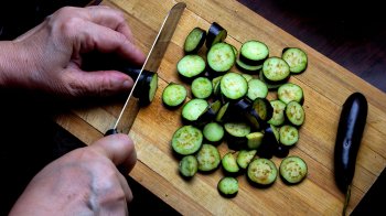 Мариновані баклажани на зиму: два рецепти смачної закуски