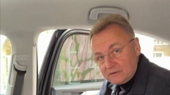Андрій Садовий заявив про “прослушку” в службовому авто