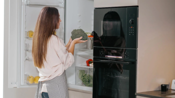 Як зберігати продукти без холодильника, аби вони не зіпсувались: альтернативні методи 