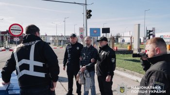 З Польщі через Львівщину екстрадували двох учасників банди з викрадення авто