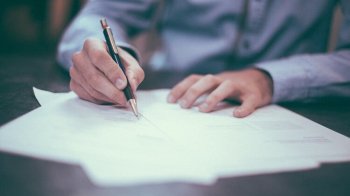 АМКУ викрив змову компаній на аукціоні з видобування кварцового піску на Львівщині