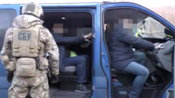 Інспектор Львівської митниці уник покарання за хабарництво