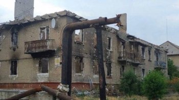 Щоб закріпитися на Луганщині, росіяни спалюють населені пункти — Гайдай