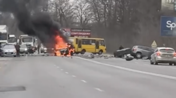 Біля Дублян внаслідок смертельної ДТП загорівся автомобіль