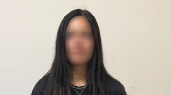 У Львові оштрафували 35-річну жінку за торгівлю синьо-жовтими стрічками біля вокзалу