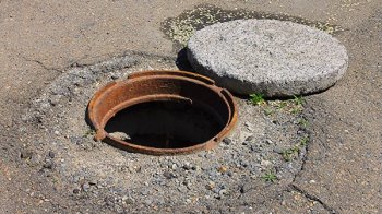Мешканка Шептицького виграла суд проти водоканалу через каналізацію