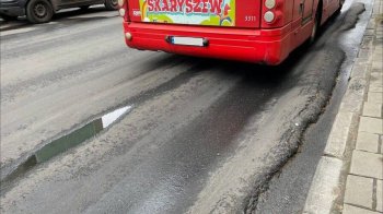 У Львові через два тижні після ремонту вулиці деформувався асфальт