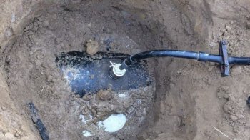 На Львівщині шланг від незаконної врізки в нафтопровід вів до приватної ділянки
