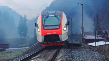 Укрзалізниця запустила додаткові потяги між Львовом, Чернівцями та Прикарпаттям
