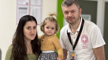 У Львові лікарі видалили уражену пухлинами нирку однорічній дівчинці