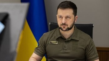 Зеленський відповів на петицію про виїзд чоловіків за кордон