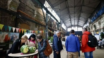 Продавали херсонські кавуни та тубус від ПЗРК: у Львові на благодійному аукціоні зібрали 30 тис. грн для ЗСУ