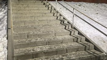 Взимку – особливо небезпечні: У Львові містяни скаржаться на незручні сходи на Сихові