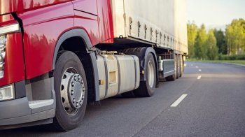 Троє перевізників на Львівщині сплатять 153 тис. грн штрафу за перевантажені вантажівки