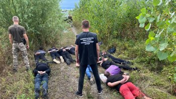 На Закарпатті прикордонники впіймали одразу 10 ухилянтів