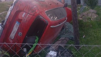 На Львівщині загинула пасажирка Volkswagen через зіткнення з парканом