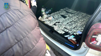 Члена ВЛК та ексвоєнкома Рівненщини затримали за вимагання грошей з поранених військових