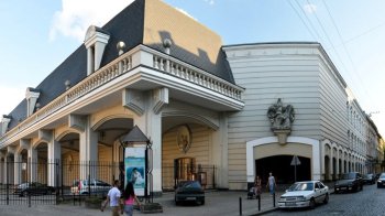 39 митців створять простір для відновлення на виставці "ОАЗА?" у Львові