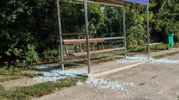 Росіяни обстріляли зупинку громадського транспорту у Харкові, є загиблий та поранений