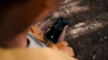 Як зарядити телефон без світла: 5 перевірених способів