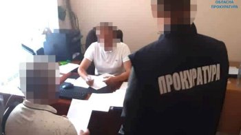 Директор однієї зі шкіл Стрийщини привласнив майже 650 тис. грн на закупці генераторів