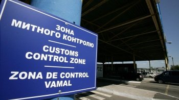 На Львівській митниці створили окремий коридор для бензовозів