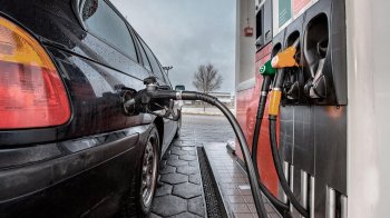 Пістолет на заправці