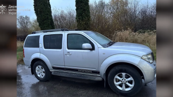 Житель Львівщини намагався ввезти в Україну три позашляховики під виглядом гуманітарної допомоги